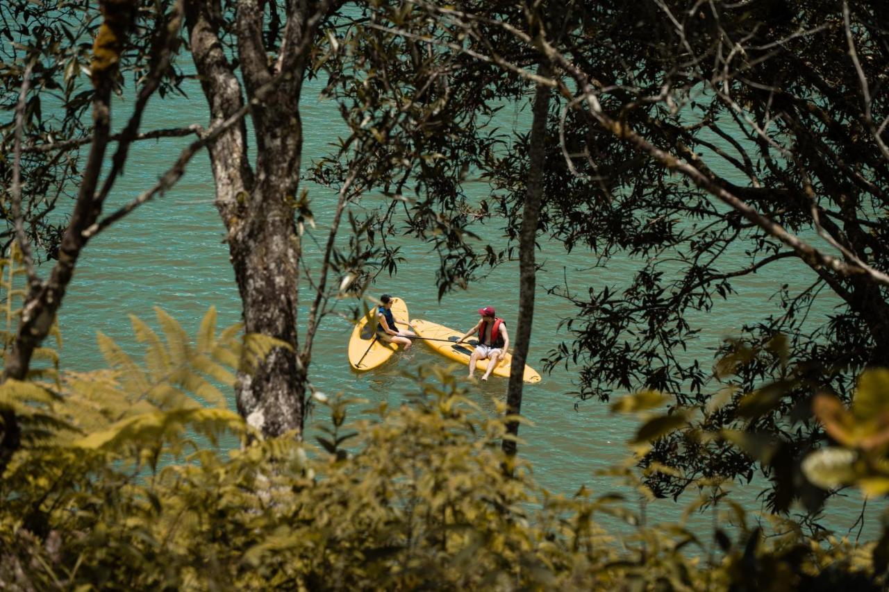 The Boato Hotel Guatapé Eksteriør billede Kayaking at Lake Waikare