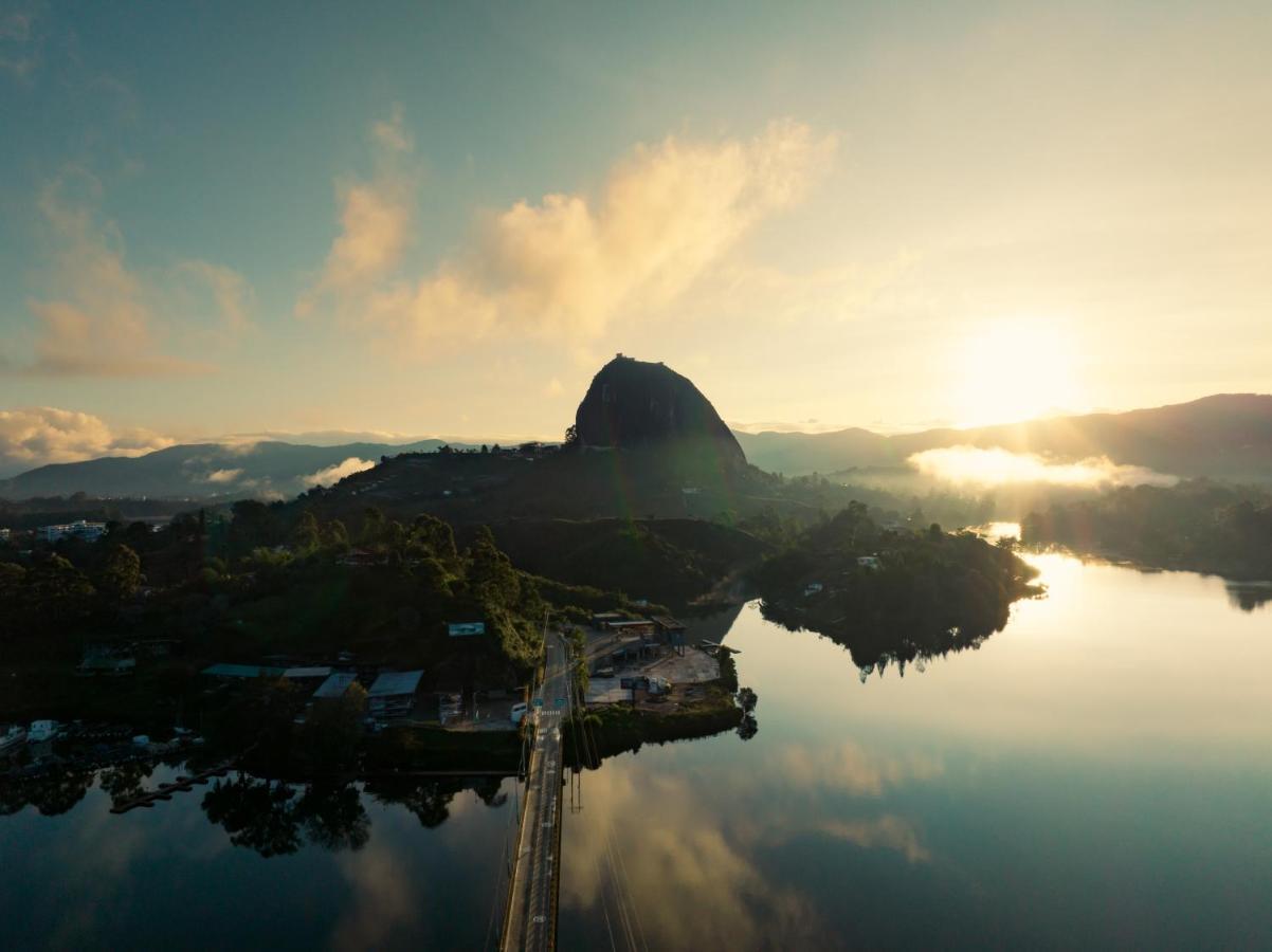 The Boato Hotel Guatapé Eksteriør billede Aerial view of Mount Warning