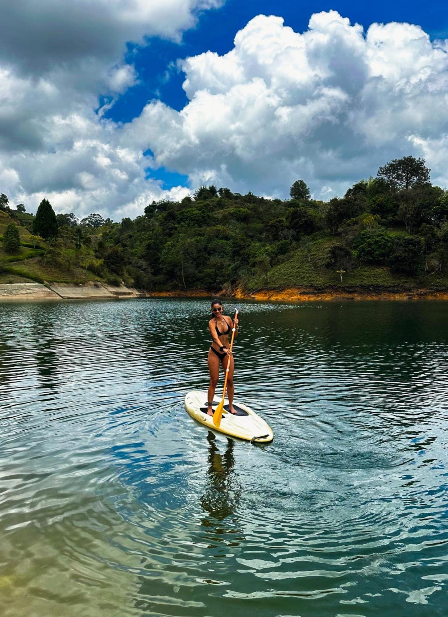 The Boato Hotel Guatapé Eksteriør billede Stand Up Paddle Boarding at the dam
