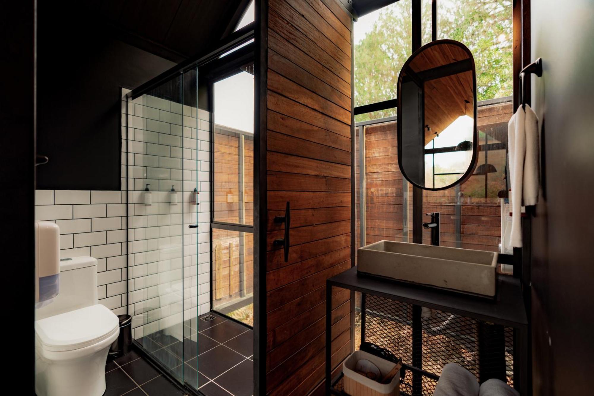The Boato Hotel Guatapé Eksteriør billede Bathroom