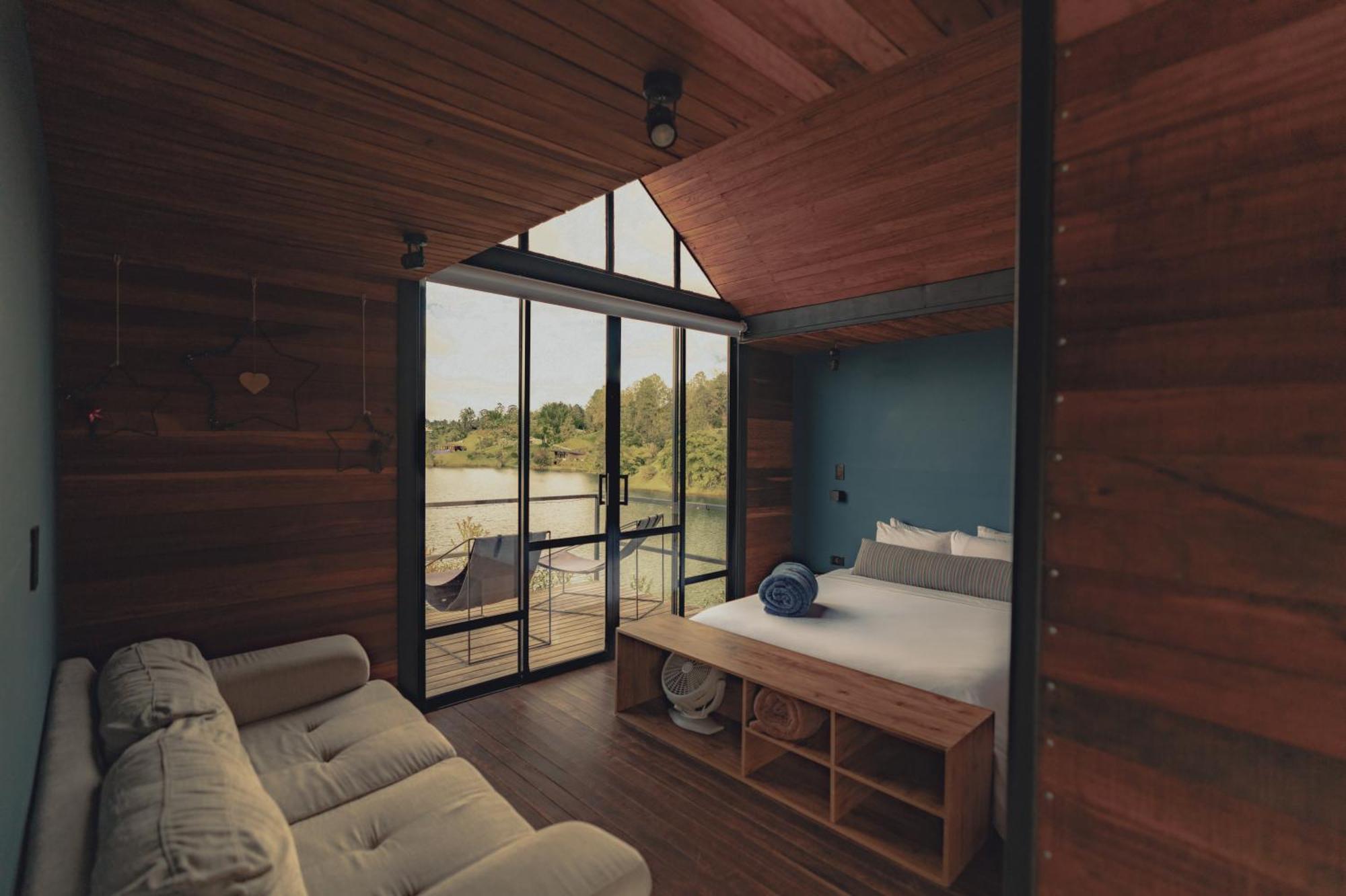 The Boato Hotel Guatapé Eksteriør billede Interior of a cabin